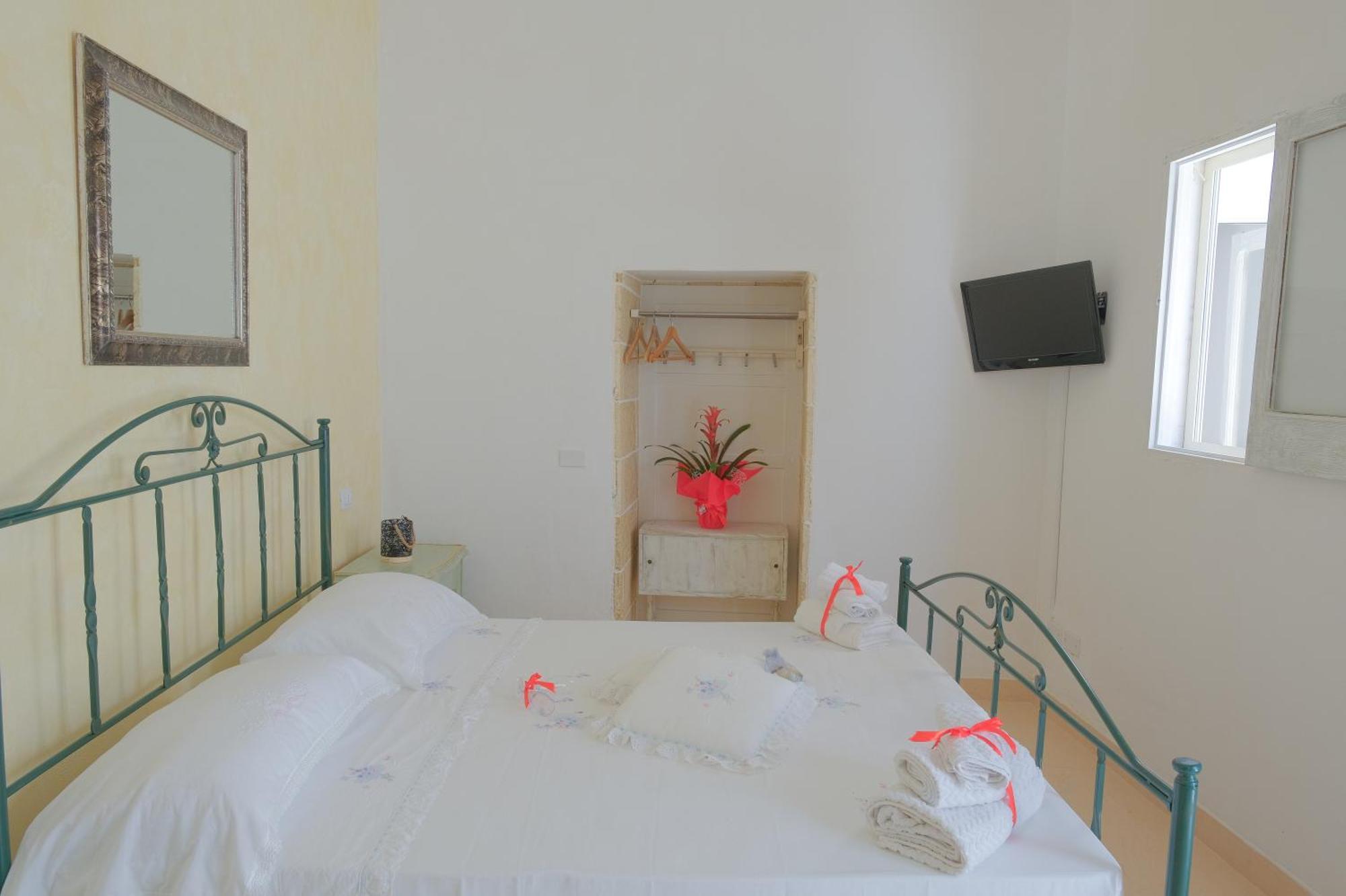 I Ricordi Di Anna Bed & Breakfast Алецио Екстериор снимка