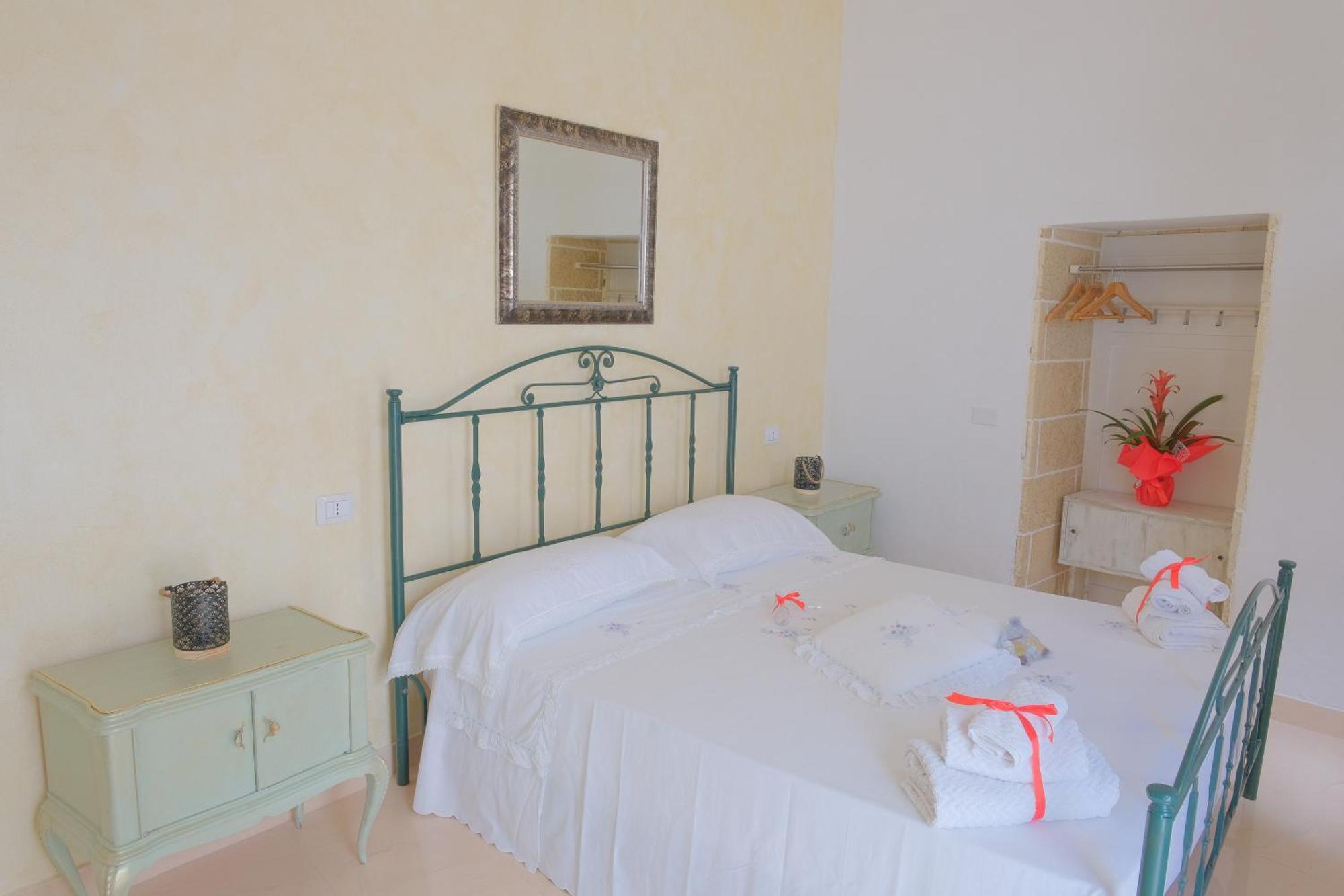 I Ricordi Di Anna Bed & Breakfast Алецио Екстериор снимка